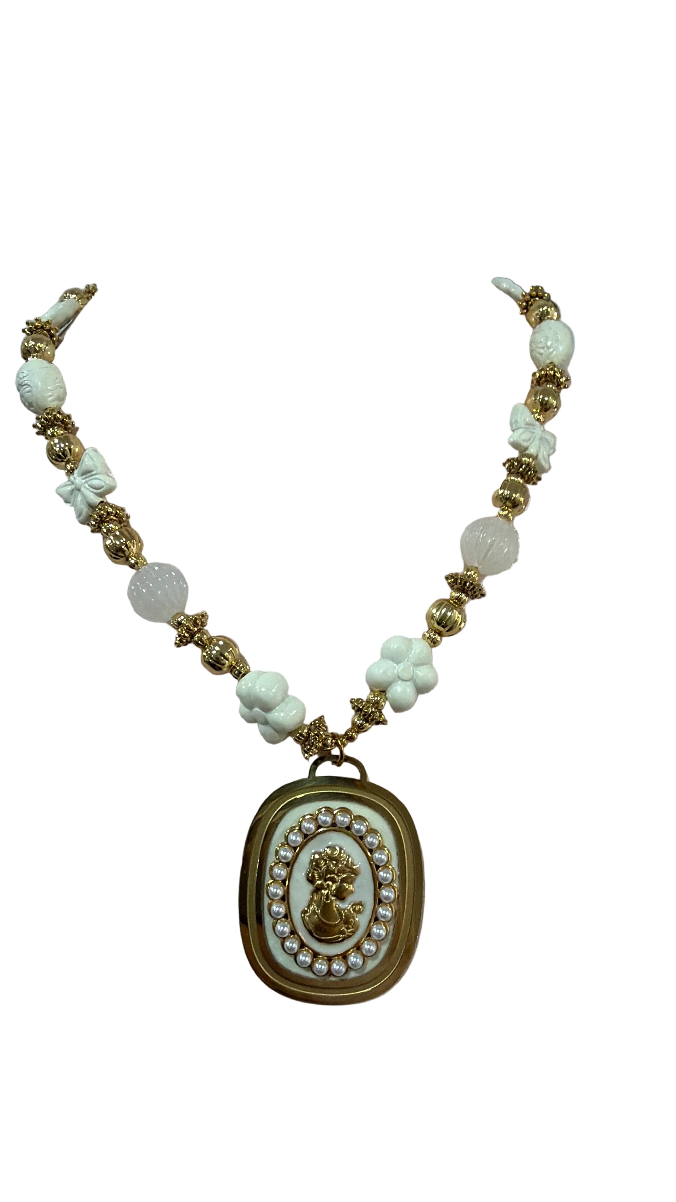 Collana Cameo White